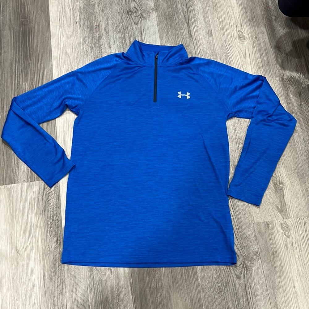 Women’s Under Armour 1/4 zip, size S